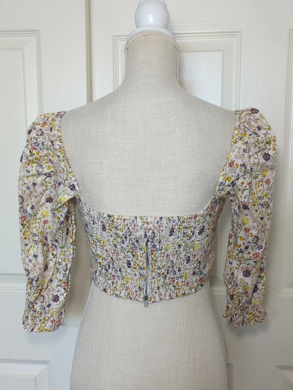 Aritzia Wilfred Villet Linen Floral Blouse in White in Medium - Picture 8 of 9